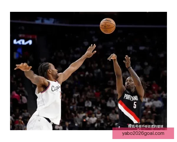 霍勒迪三分7记砍下30分开拓者力克快船 阿夫迪亚28分准三双小卡空砍28分